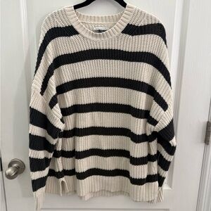 American Eagle Outfitters Black and White Striped Sweater